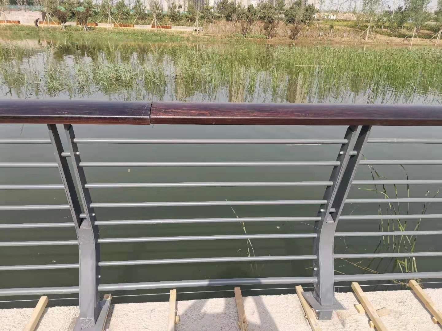 玉林市桥梁防撞护栏景观护栏 - 厂家